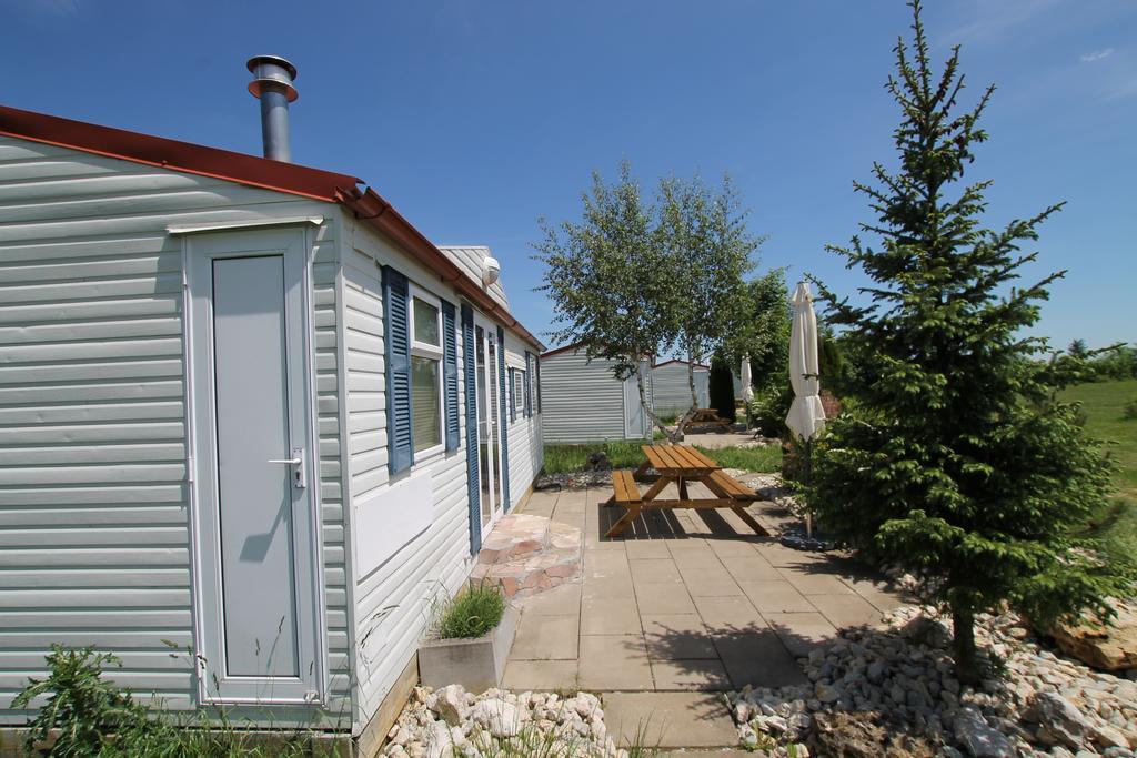 AZUR Camping Schwäbische Alb Sonnenbühl Exterior foto